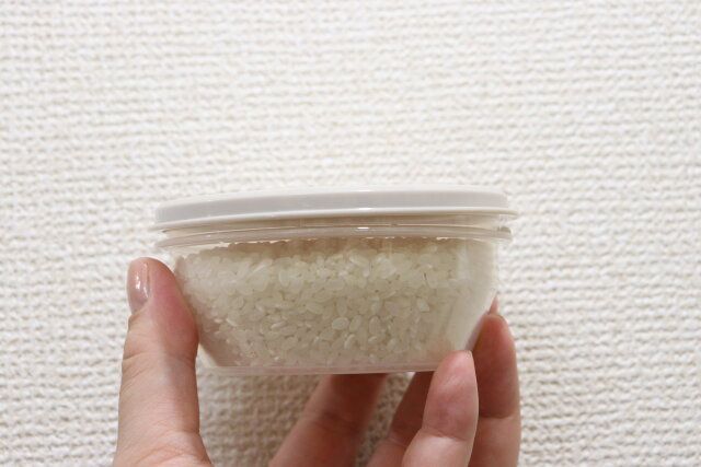 SOLOX生米を1合入れられる食品保存容器 生米収納