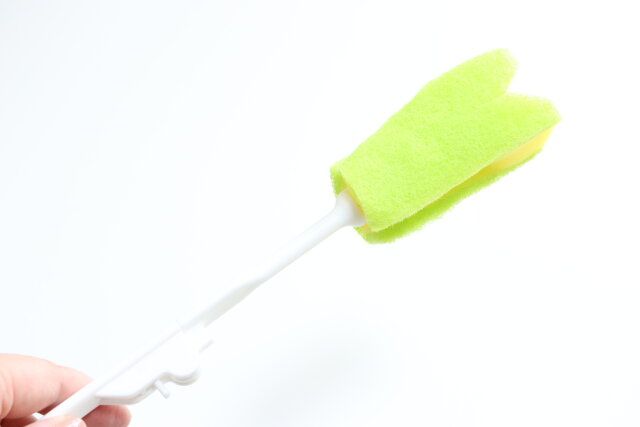 取り替えできるボトル洗いスポンジソフト2P 使用例