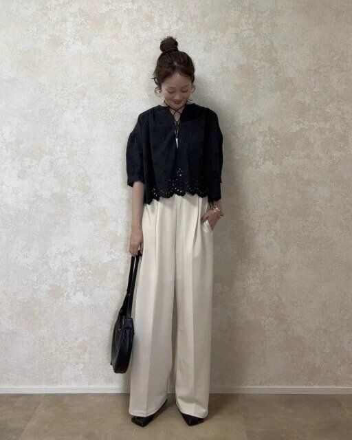 2025夏ユニクロおすすめコットンエンブロイダリーブラウスお手本コーデ