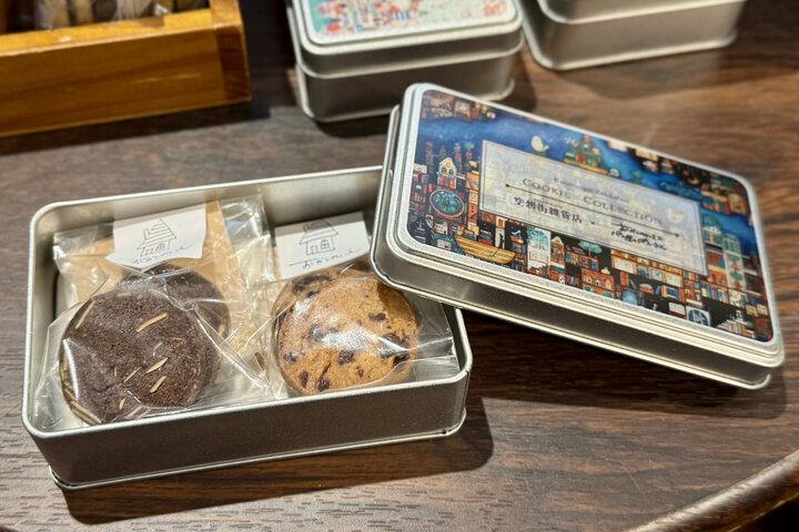 空想の世界がワクワクする雑貨に♪レトロな水彩画のアイテムがそろう。吉祥寺「空想街雑貨店」