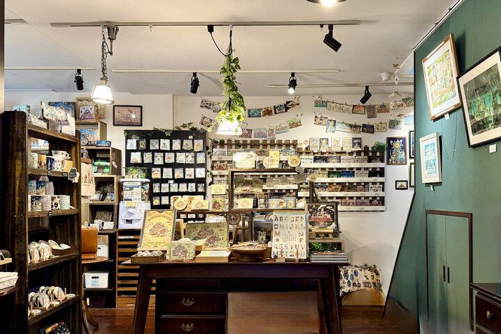 空想の世界がワクワクする雑貨に♪レトロな水彩画のアイテムがそろう。吉祥寺「空想街雑貨店」