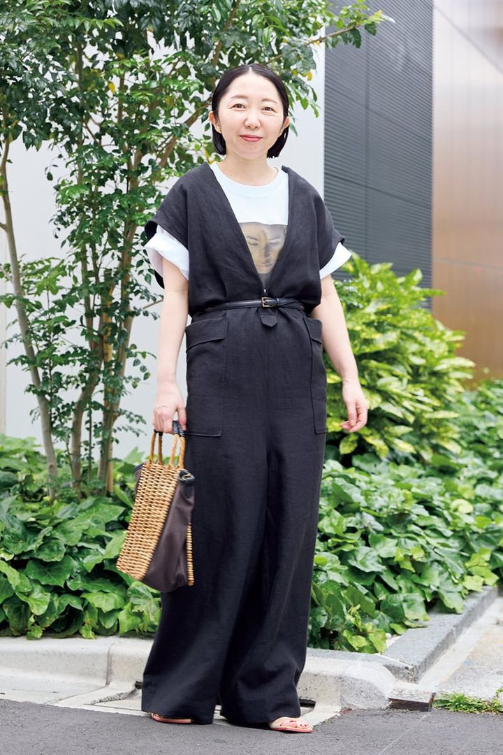 アデュー トリステス・ロワズィールPRの山野内裕紀子さんは、フォトTを引き立てる、大人の洗練レイヤードに！