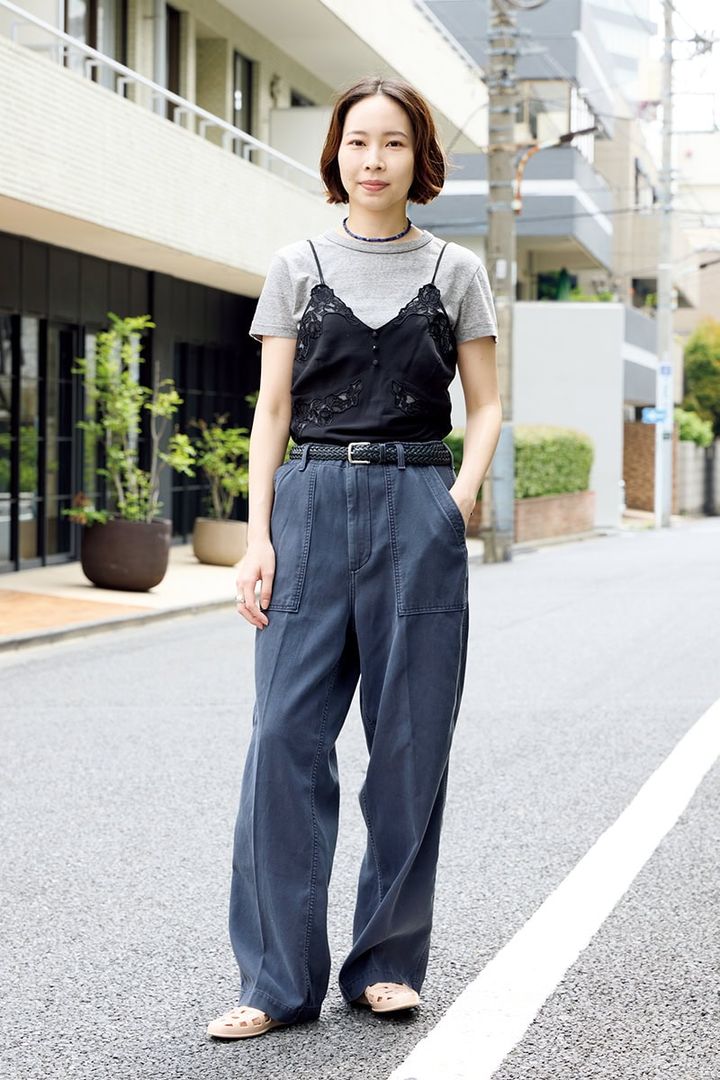 シンゾーン PRの川又那菜子さんは、甘さとラフさの好バランスが魅力なワントーンな装いに。