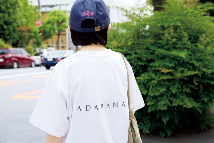 Tシャツとグッドロックスピードのキャップ、それぞれ異なるフォントがバックスタイルのアクセントに！