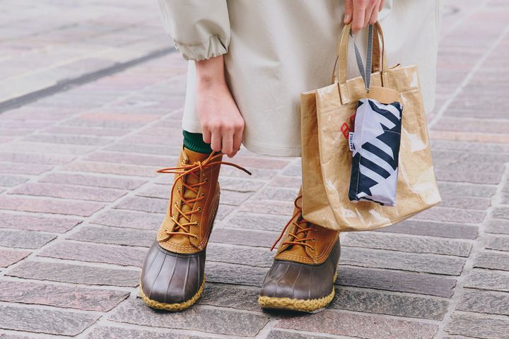 雨予報でも大丈夫！お気に入りの傘やブーツでオシャレに決めたコーデ