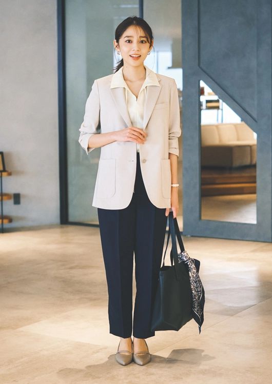 お仕事シーンで信頼されるコンサバ通勤コーデ