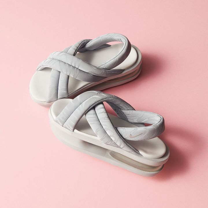 ナイキのサンダル「エア マックス アイラ」