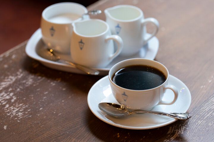 ハイカラな港街のレトロな喫茶室♪ひとり用のホールケーキに心ときめく／横浜「馬車道十番館」