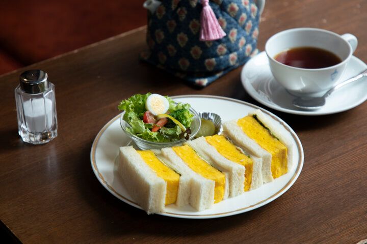 ハイカラな港街のレトロな喫茶室♪ひとり用のホールケーキに心ときめく／横浜「馬車道十番館」