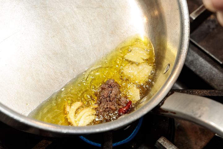 オイルを熱する