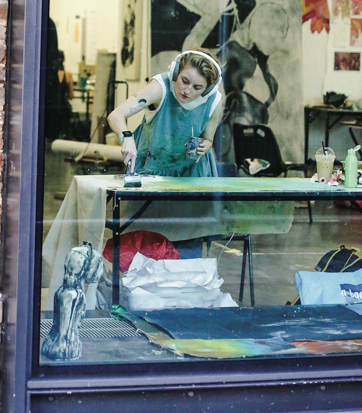 ワークウェアだから汚れてもOK。だけどオシャレも忘れないロンドンガールのコーデ