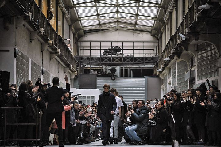 Y/プロジェクト 2014-15年秋冬メンズコレクションより。マーティンスによる初コレクション。