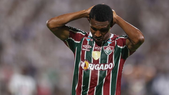 Jリーグ名門に大激震！J1残留に向けて補強のストライカー、まさかの選手登録不可…“世界4強”チームの27歳