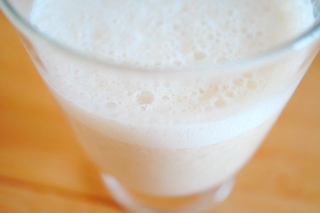 熱中症対策で話題の「塩バナナ」どう食べるのがおいしい？ちょい足し絶品アレンジレシピ3選 塩バナナ アーモンドミルク アップ