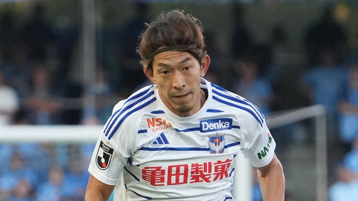 戦力流出が止まらない新潟、今度は29歳FWがJ1残留争いの“ライバル”へ衝撃移籍「僕自身で決断しました」