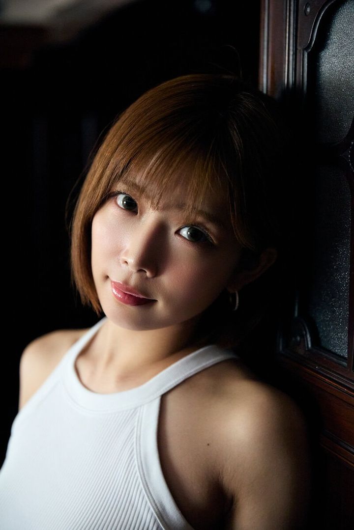 6年ぶりのエッセイ集『犬と厄年』を発表した紗倉まな