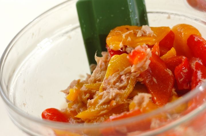 彩り鮮やか！焼きパプリカのツナマリネの作り方1