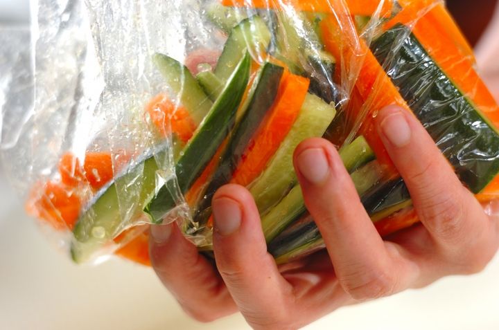 ニンジンとキュウリのママレード漬けの作り方1