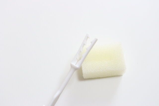 ダイソー 折りたためるボトル洗いスポンジ スポンジ 取り外し