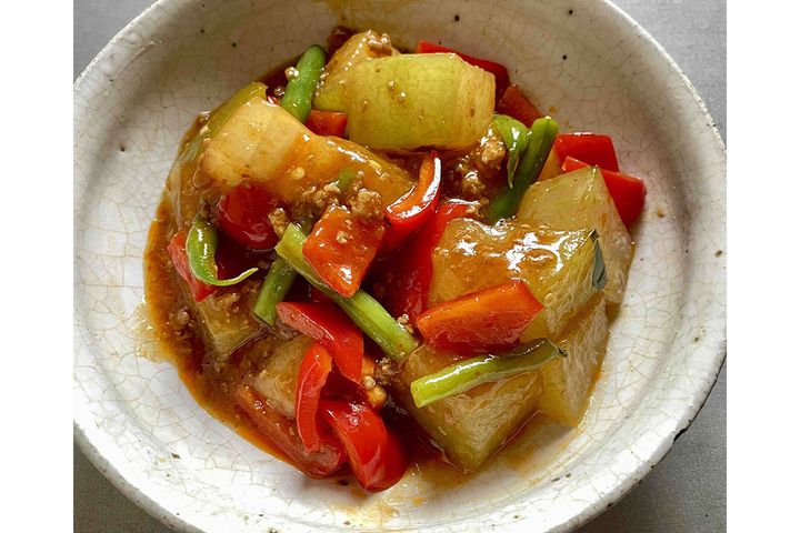 「マーボー冬瓜」にすると、淡白な冬瓜がパンチ力のあるおかずに変身！