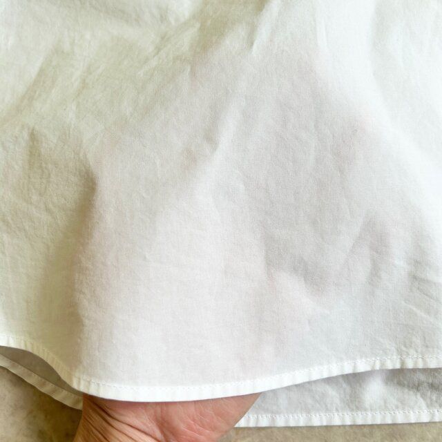 ユニクロ コットンショートシャツ／半袖 WHITE 160cmでMサイズを着用