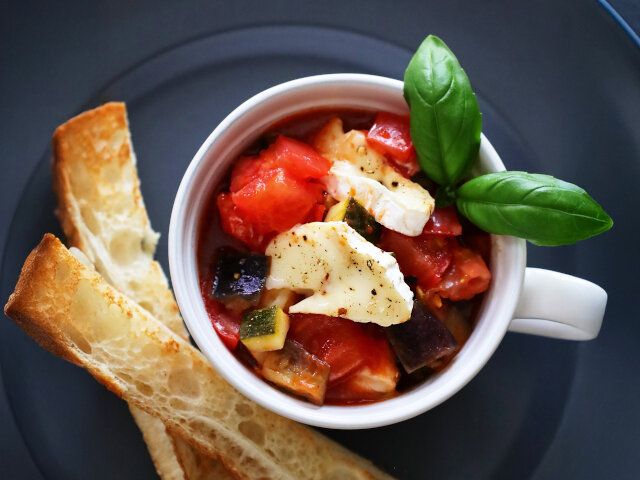 チーズ入りズッキーニとなすのケチャップラタトゥイユ