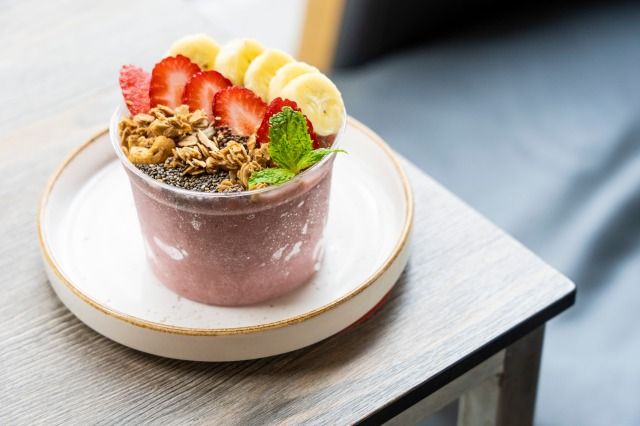 カフェのアサイーボウル