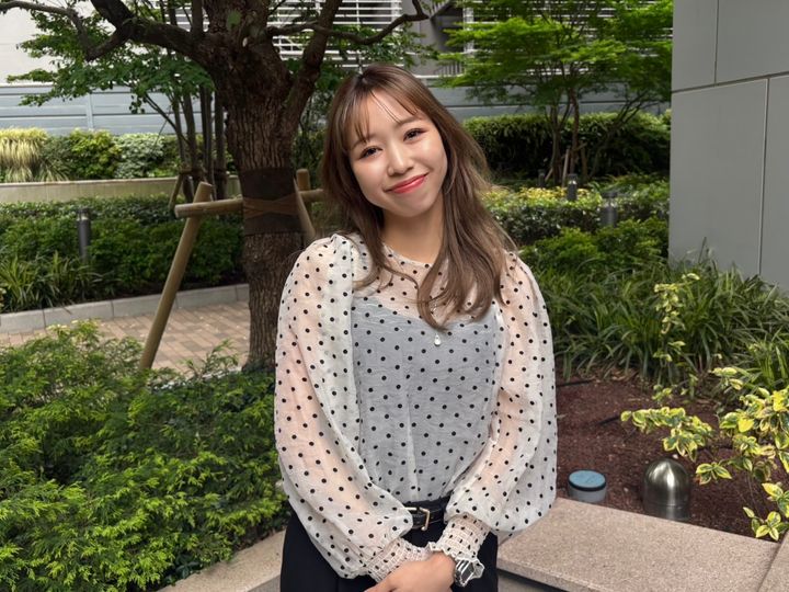 スタイリスト：浅見 千花