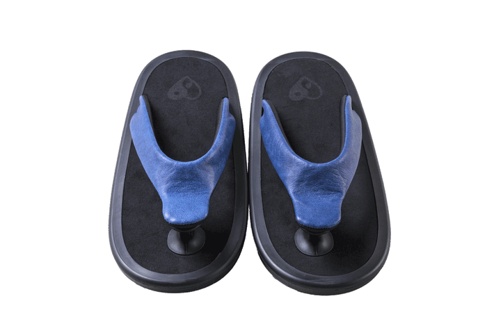 〈オジョジョ ナイトー〉 × 〈オクラ〉のビーチサンダル