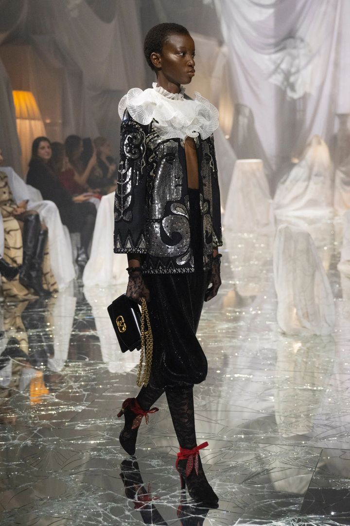 ヴァレンティノ ガラヴァーニ 2025年春夏コレクション