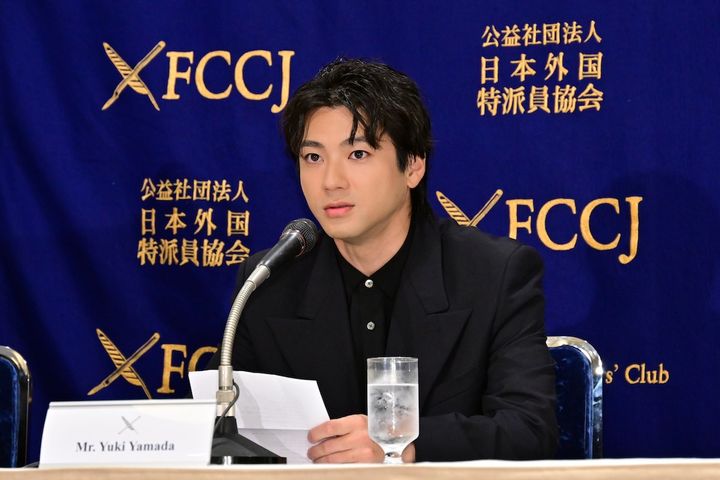 山田裕貴「ウジ虫も食べた」役作りに挑んだ覚悟と“真実”への想い 『木の上の軍隊』記者会見