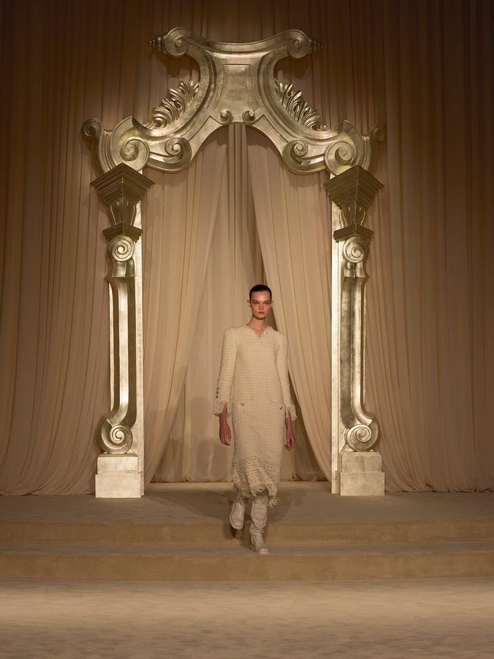 1200-1600-chanel_fw-2025-26-hc-copyright-chanel-ambiance-3-HD.jpg