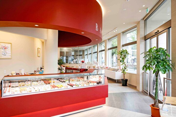 京都・下鴨生まれの洋菓子店「バイカル 下鴨本店」で、とっておきのアップルパイやプチガトーを