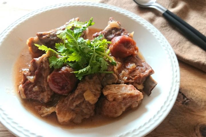 梅香る豚スペアリブのビール煮