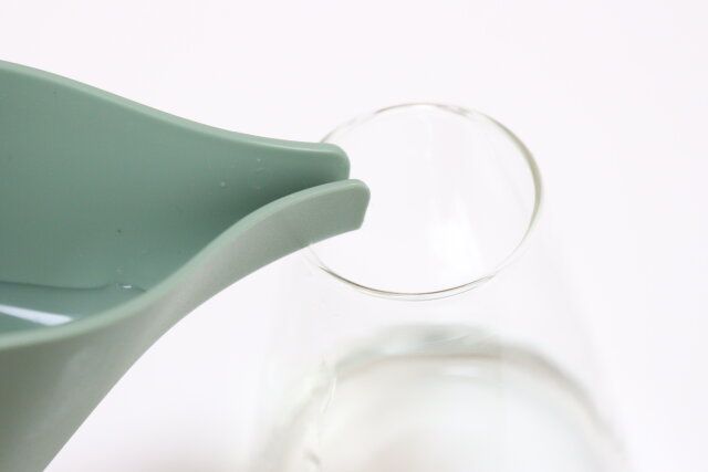 ダイソー姉妹店 スタンダードプロダクツ スタンダードプロダクツ 受け皿 外れる 水換え