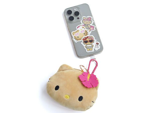 宝島社のsweet8月号付録の日焼けハローキティのぬいぐるみポーチチャーム＆ステッカー3点セット2