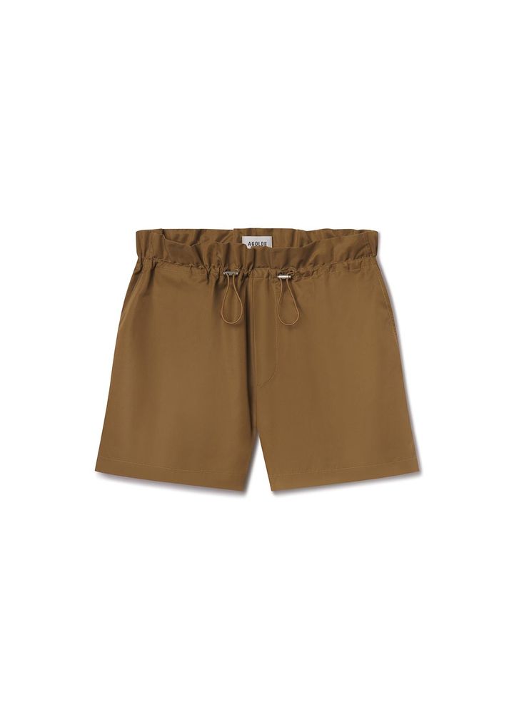 画像: ハイウエストのショートパンツは、キュッとウエストが絞られたデザインが特徴。リディア ショート￥36,300／AGOLDE 出典元：agolde.com