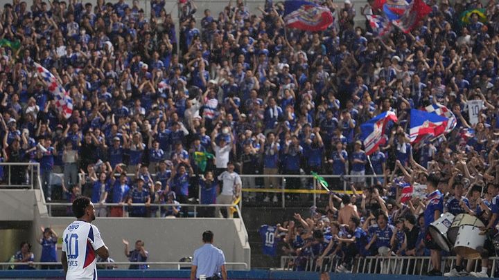 一部の横浜F・マリノスサポーター、ダービーで“禁止行為”を連発し大問題に 「日本サッカーとスポーツ文化振興の根幹を揺るがす異常事態」