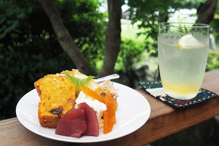 神奈川・足柄の里山でからだ想いのランチを♪ 涼やかな木漏れ日のテラスがある築100年の隠れ家カフェ「cafe だいず」オープン