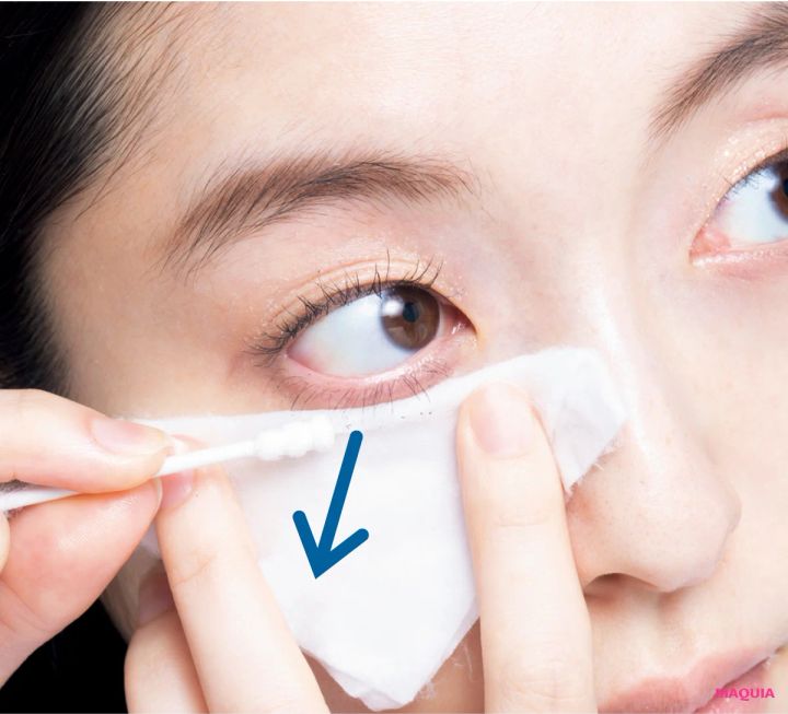 コットン&綿棒でオフが正解！ 夏に必須のウォータープルーフマスカラの落とし方をおさらい_6