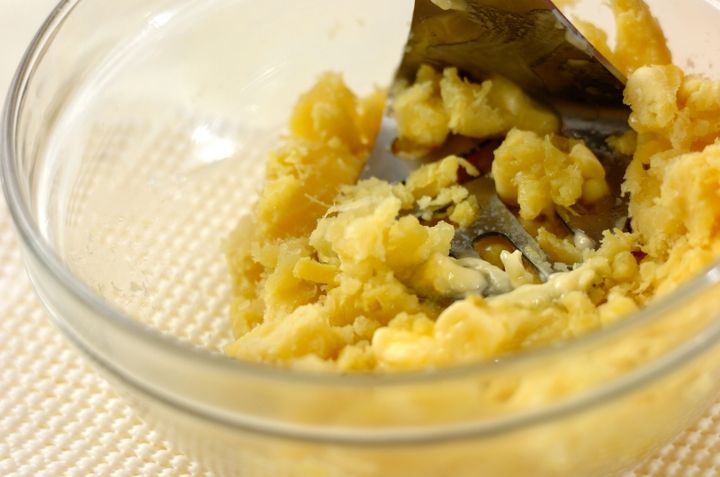 サツマイモマッシュ入りハムピカタの作り方1