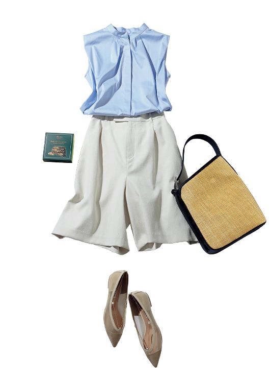 ブルー×白で涼しげなトレンド休日コーデ