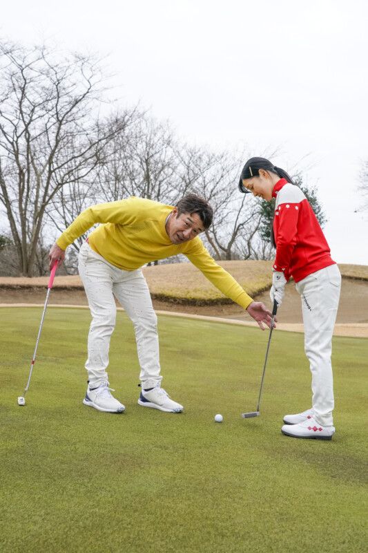 ツマ先上がりのパッティングは「ヒールを浮かす」が正解