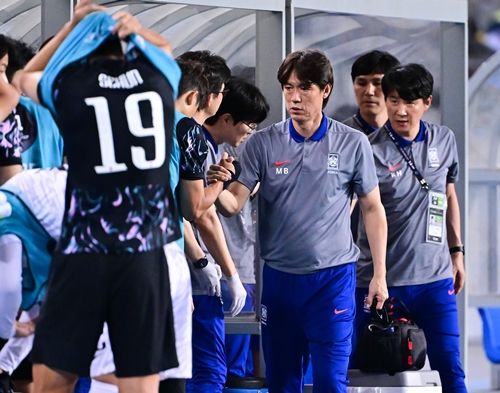 ホン・ミョンボ監督