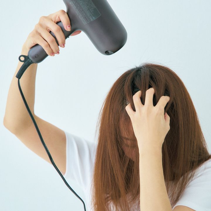 神崎恵さんのヘアスタイリング プロセス 3