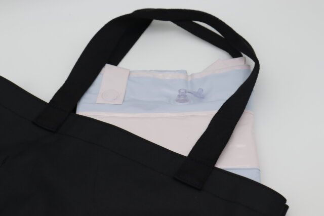 ダイソーのカバンに入るビーチバッグ