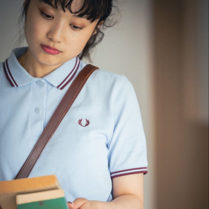 今着たいポロシャツはこの2色！大人っぽくこなれたムードで着こなすには？【FUDGE FRIEND おしゃれさんの毎日コーディネート｜大島花菜】
