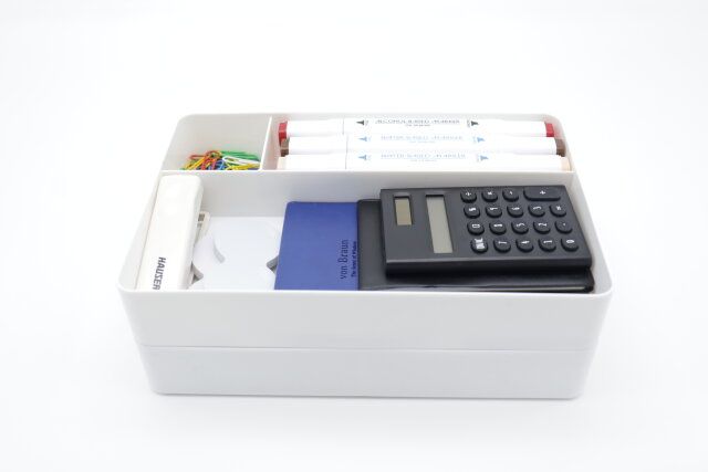 ダイソーの小物トレーはスタッキング可能