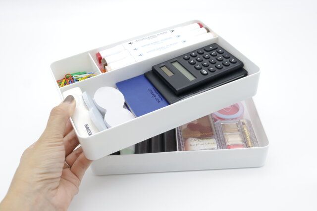 ダイソーの小物トレーは文具やコスメの収納におすすめ