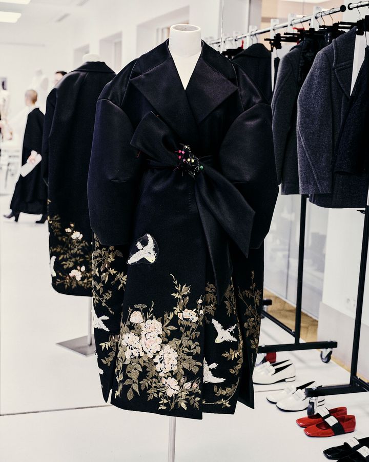 2025-26年秋冬コレクションのバックステージにて。